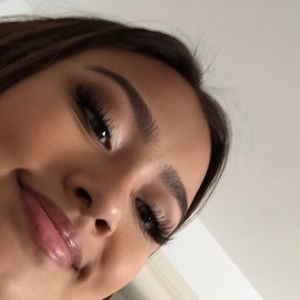 Meet your Posher, Isabel